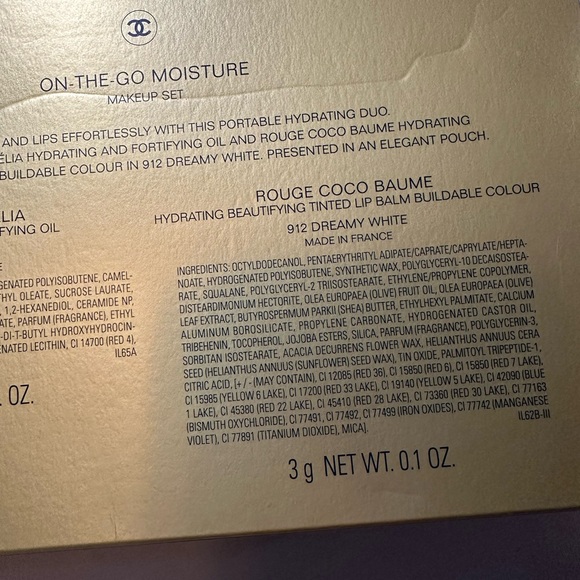 Chanel On The Go Moisture Gift Set - Picture 7 of 12